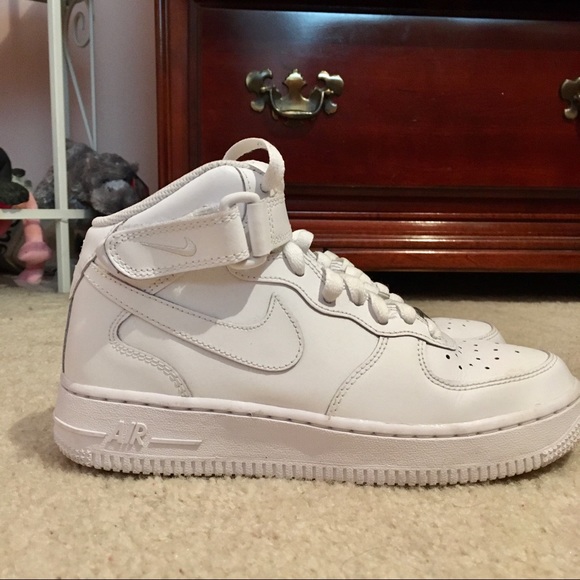 Nike Shoes - Nike Air Force 1 Mid Rise Youth Size 5 Womens 6.5